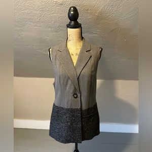 CABI two toned vest. Excellent condition.